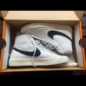 Nike Blazer Mid 77 Shoes